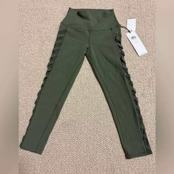 ALO CHEVRON CAPRI SIZE XS - Picture 1 of 6